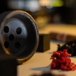 Más allá de la leyenda, una realidad perfeccionada. La fábula continúa, ahora con un nuevo capítulo: Calipso 2.0 : Calipsos 2.0 