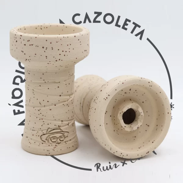 Cazoleta de barro original y exclusiva cien por cien artesanal para shisha hecha a mano por la Fábrica de la Cazoleta