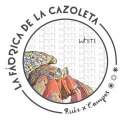 Sello original y exclusivo de cazoleta artesanal para shisha hecha a mano por la Fábrica de la Cazoleta modelo Ermitaño White